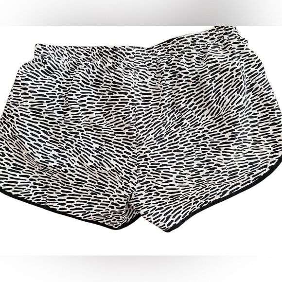 New Balance Dry Black/White Athletic Running Shorts with panty inside sz M - Picture 2 of 5